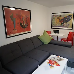 neue-und-zentral-gelegene-wohnung-in-stuttgart.stuttgart-hotel.com/